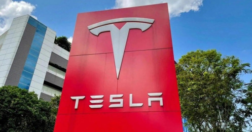 Canada cắt ưu đãi xe điện Tesla, đáp trả thuế quan của Mỹ