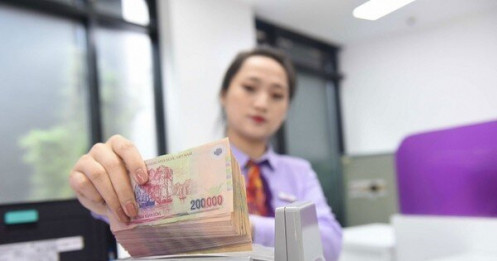 Vốn rẻ đổ vào bất động sản, thị trường chứng khoán sẽ ra sao?
