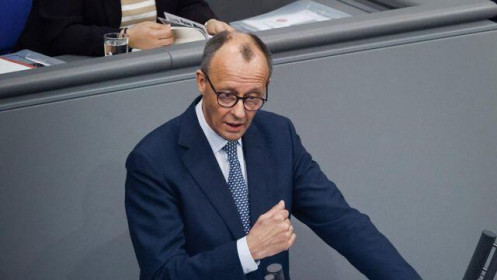 Quốc hội Đức thông qua kế hoạch vay nợ kỷ lục nhằm củng cố quốc phòng