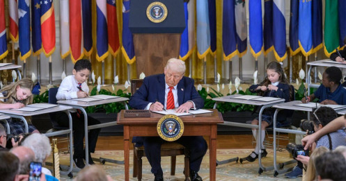 Ông Trump ký sắc lệnh giải thể Bộ Giáo dục Mỹ