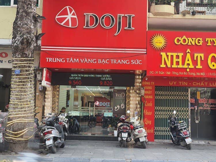 Giá vàng chiều 24/3: Tăng mạnh trở lại, nhà đầu tư đồng loạt "quay xe" làm điều này