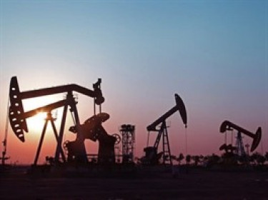 Dầu tăng hơn 1% trước khả năng Trump áp thuế quốc gia mua dầu từ Venezuela