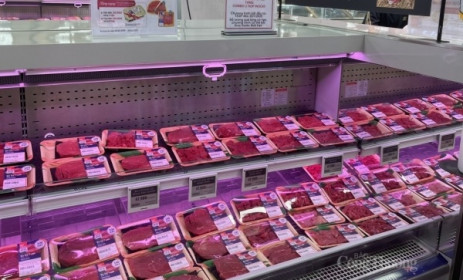 Giá thịt heo ‘neo cao’, người tiêu dùng ‘thắt lưng buộc bụng’