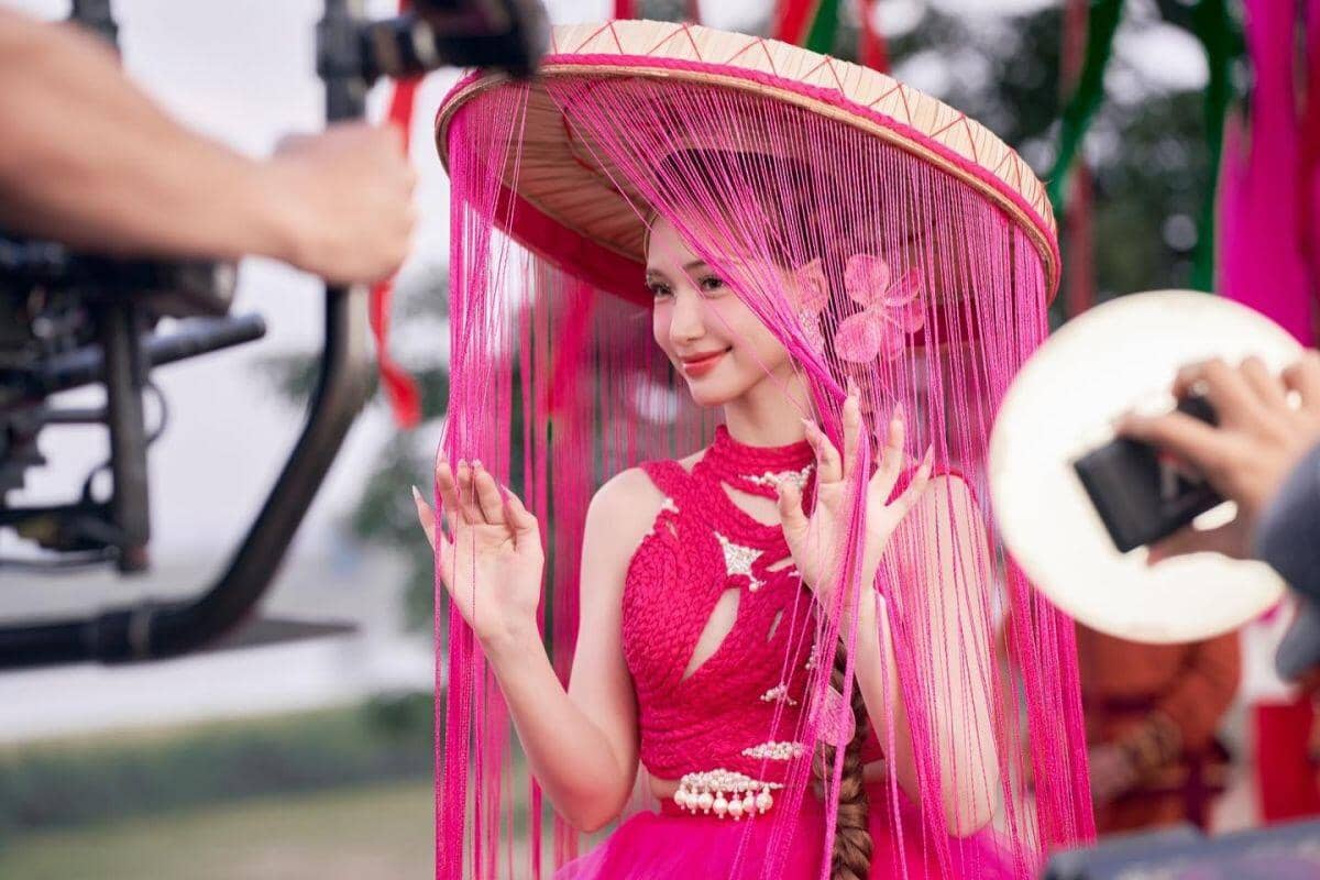 Hòa Minzy kiếm bao nhiêu tiền từ cú nổ "Bắc Bling"