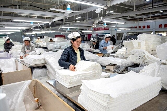 Châu Âu chuẩn bị đối phó với làn sóng hàng hóa Trung Quốc sau thuế quan của Mỹ