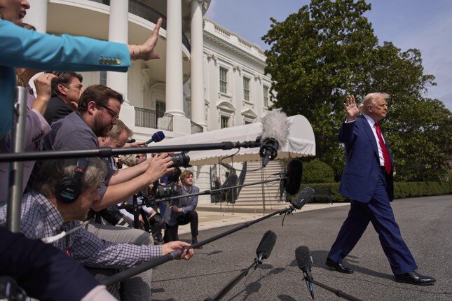 Phía sau công thức thuế chao đảo của Tổng thống Mỹ Trump ảnh 1