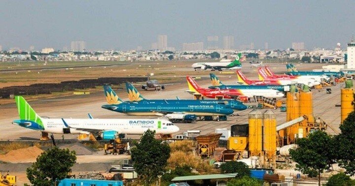 Chưa đến 30/4 - 1/5, giá vé máy bay đã cao ngất ngưởng