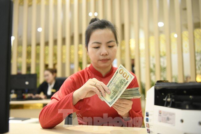 Giá USD tăng kỷ lục, dự báo bất ngờ tình hình sắp tới
