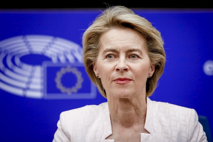 EU hoãn trả đũa thuế quan Mỹ trong 90 ngày