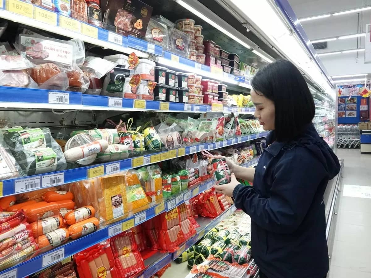 Kết thúc quý I/2024, tổng mức bán lẻ hàng hóa và doanh thu dịch vụ tiêu dùng tăng 9,9% so với cùng kỳ năm trước Kết thúc quý I/2024, tổng mức bán lẻ hàng hóa và doanh thu dịch vụ tiêu dùng tăng 9,9% so với cùng kỳ năm trước