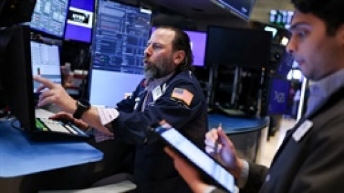 Dow Jones giảm hơn 1,000 điểm sau khi Mỹ xác nhận mức thuế cho Trung Quốc là 145%