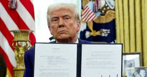 Người Mỹ gánh chịu 'cú sốc kép' từ việc đánh thuế của ông Trump