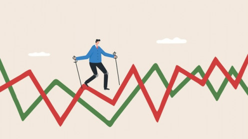 Chuyên gia: Thế giới còn nhiều bất định, cần thúc đẩy đầu tư công để tăng trưởng bằng nội lực