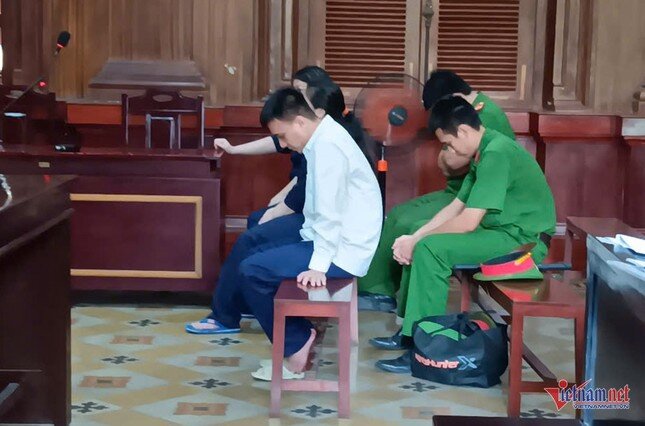 2 bà nội trợ giúp sức tổng giám đốc lừa đảo hơn 100 tỷ đồng