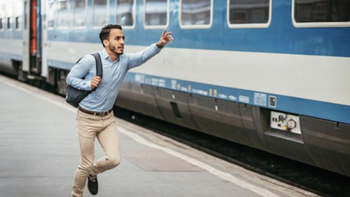 Sau cú sốc thuế quan, công ty chứng khoán điểm tên 4 câu chuyện chủ đề xứng đáng đầu tư