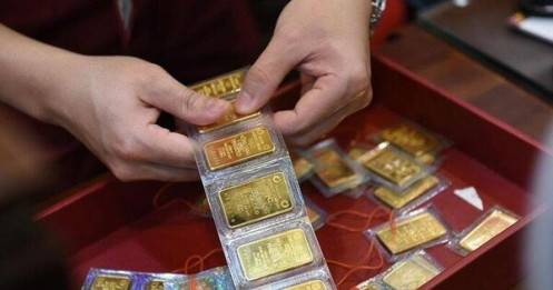 Vàng mỗi nơi một giá, cao nhất 121 triệu đồng/lượng