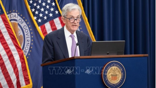 Tổng thống Trump chỉ trích Fed, chứng khoán Mỹ lao dốc