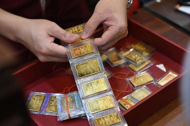 Vàng mỗi nơi một giá, cao nhất 121 triệu đồng/lượng