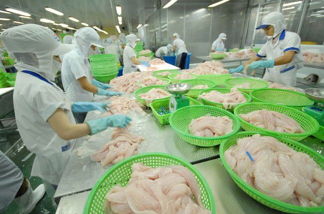Xuất khẩu suy giảm, gỡ khó bằng cách nào?