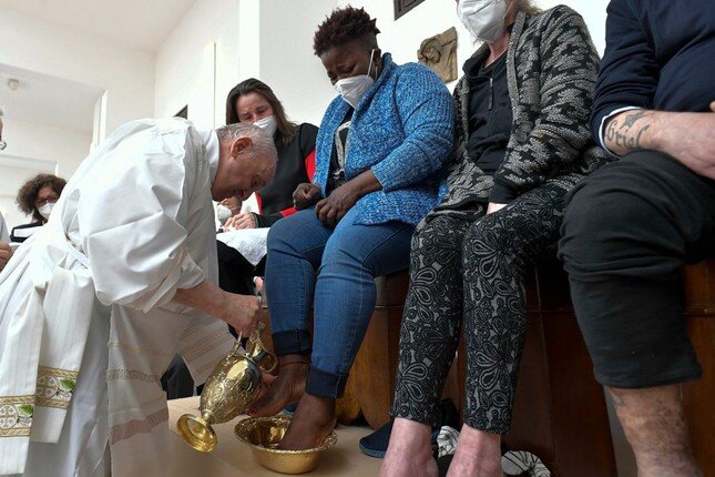 Giáo hoàng Francis: Sống để phục vụ, không phải để được phục vụ ảnh 2