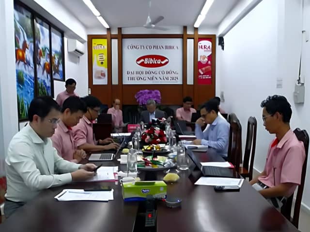 ĐHĐCĐ Bibica: Chủ tịch Trương Phú Chiến rút lui sau 38 năm, dời nhà máy về miền Tây