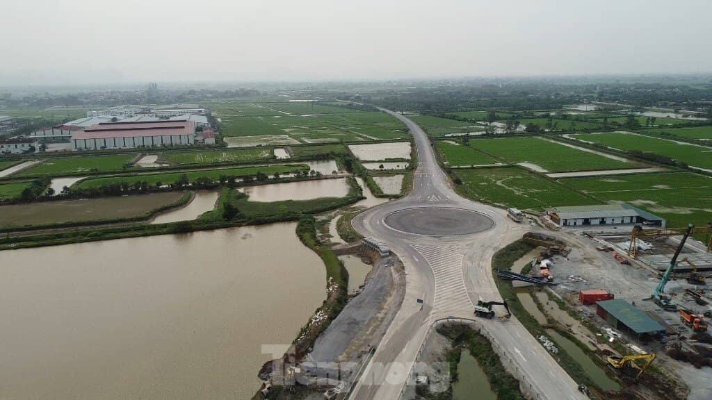 Đoạn đường Vành đai 5 đầu tiên nối với cao tốc Pháp Vân - Ninh Bình sắp hoàn thành