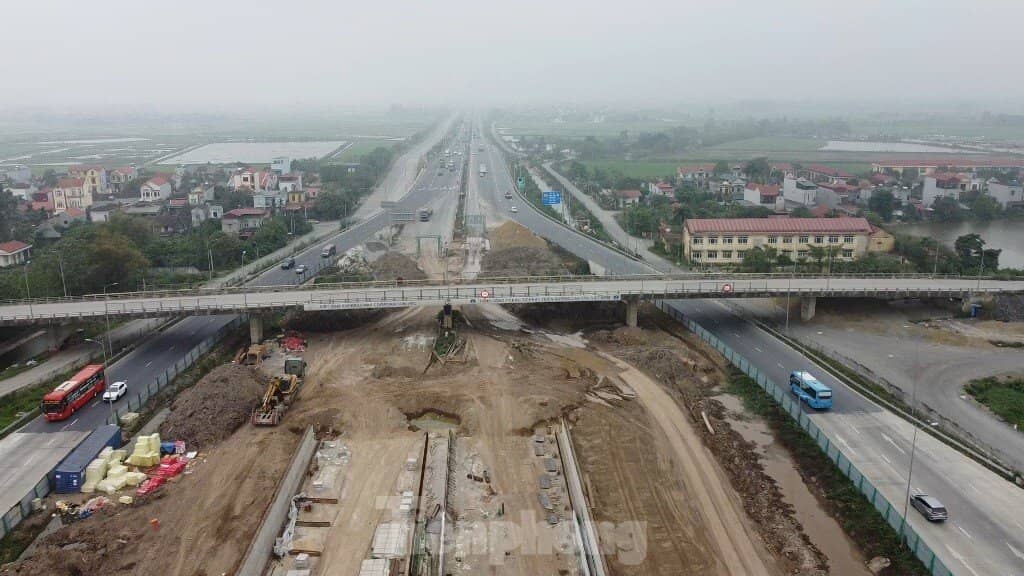 Đoạn đường Vành đai 5 đầu tiên nối với cao tốc Pháp Vân - Ninh Bình sắp hoàn thành