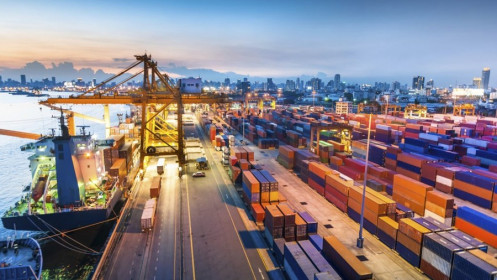 IMF hạ dự báo triển vọng tăng trưởng toàn cầu năm 2025 xuống 2,8%