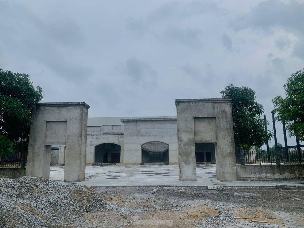 Loạt dự án trên ‘đất vàng’ dở dang, hoang tàn ở trung tâm TP Hà Tĩnh