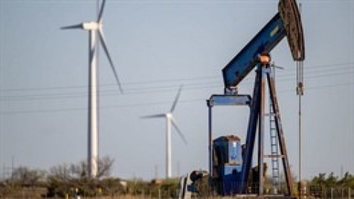 Dầu WTI giảm hơn 2% trong tuần qua do lo ngại về tình trạng dư cung