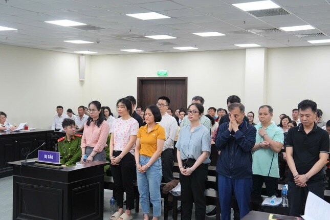 Vận chuyển 425 triệu USD qua biên giới, Giám đốc Cty vàng Phú Cường lĩnh 14 năm 6 tháng tù