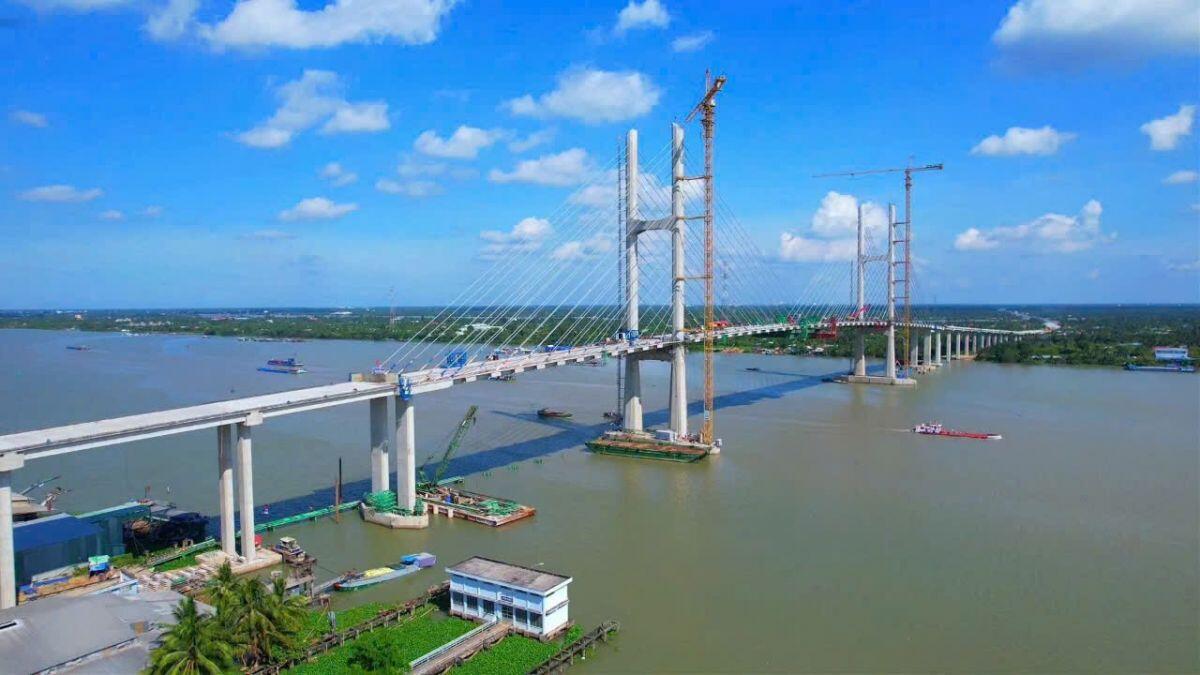 400 người thi công cầu Rạch Miễu 2 không nghỉ lễ 30/4 ảnh 6
