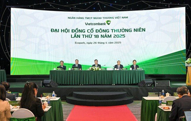 Vietcombank thông qua kế hoạch phát hành hơn 543 triệu cổ phiếu riêng lẻ, bầu bổ sung thành viên HĐQT, Ban Kiểm soát ảnh 1