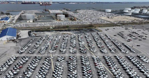 Chịu sức ép lớn, Tổng thống Mỹ Trump sẽ giảm thuế cho linh kiện ô tô