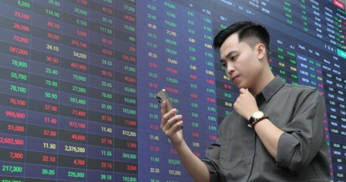 Thị trường phân hóa mạnh trước kỳ nghỉ lễ: Vận tải biển bứt phá, Bluechip 'lép vế'