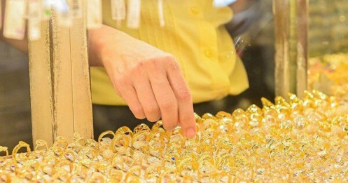 Giá vàng bất ngờ tăng mạnh