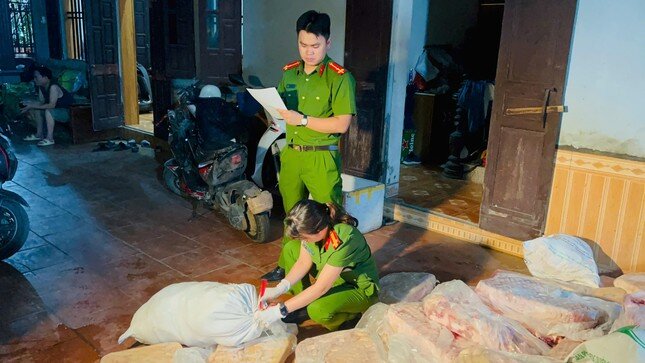 Hà Nội: Phát hiện hơn 10 tấn nội tạng trâu, bò bốc mùi chuẩn bị tiêu thụ trong dịp nghỉ lễ ảnh 5