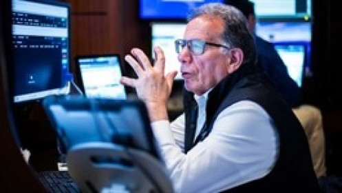 Phố Wall tăng điểm khởi động tháng 5