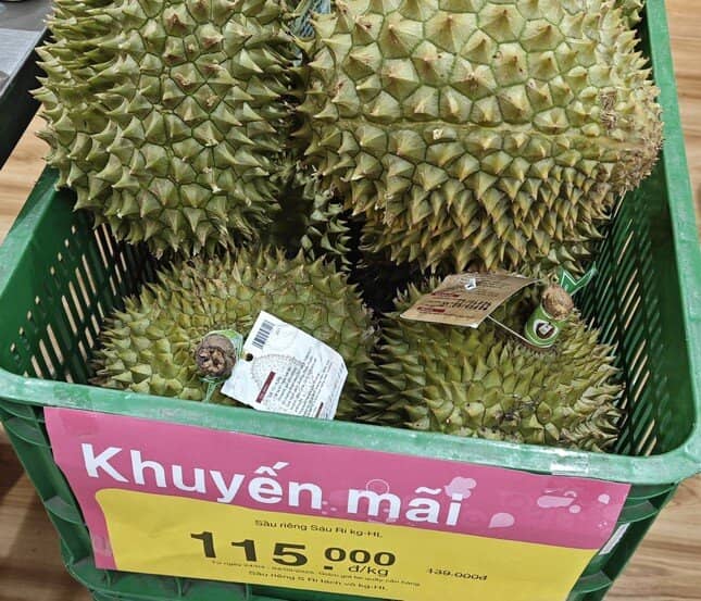 Sầu riêng loạn giá, xuất khẩu giảm sâu