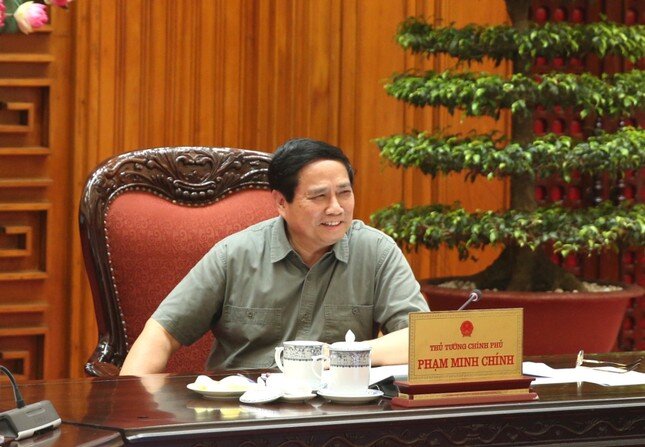 Thủ tướng: Tăng thu, triệt để tiết kiệm chi