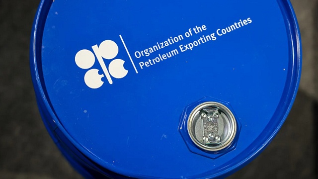 OPEC+ tăng sản lượng vào tháng 6, giá dầu WTI lao dốc hơn 4%