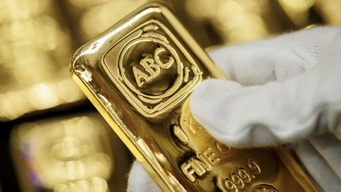 Vàng tăng giá mạnh sáng đầu tuần dù chuyên gia nghi ngờ về khả năng lập kỷ lục mới