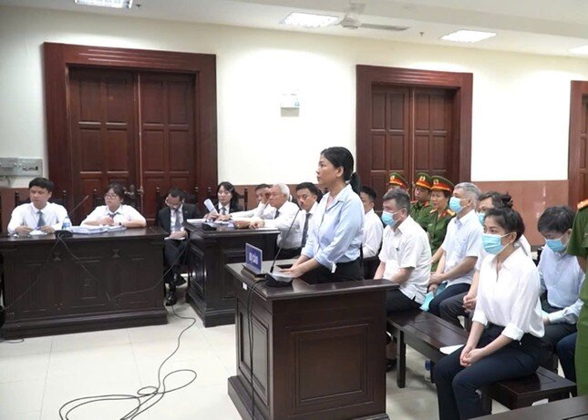 Vợ cựu Bí thư Tỉnh ủy Bến Tre muốn đem hơn 10 tỷ đồng khắc phục hậu quả cho chồng