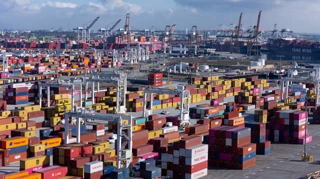 Mỹ thâm hụt thương mại kỷ lục trong tháng 3, nhập khẩu từ châu Á tăng vọt