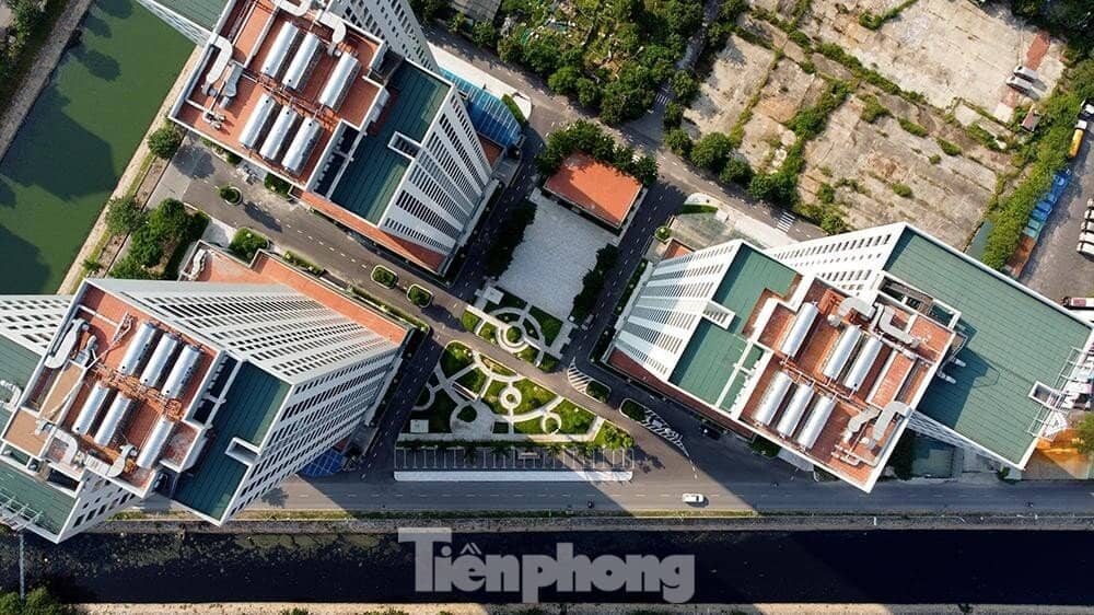 Cận cảnh khu hàng trăm căn hộ được đặt hàng làm nhà tái định cư bỏ hoang giữa lúc dân khát nhà ở ảnh 15