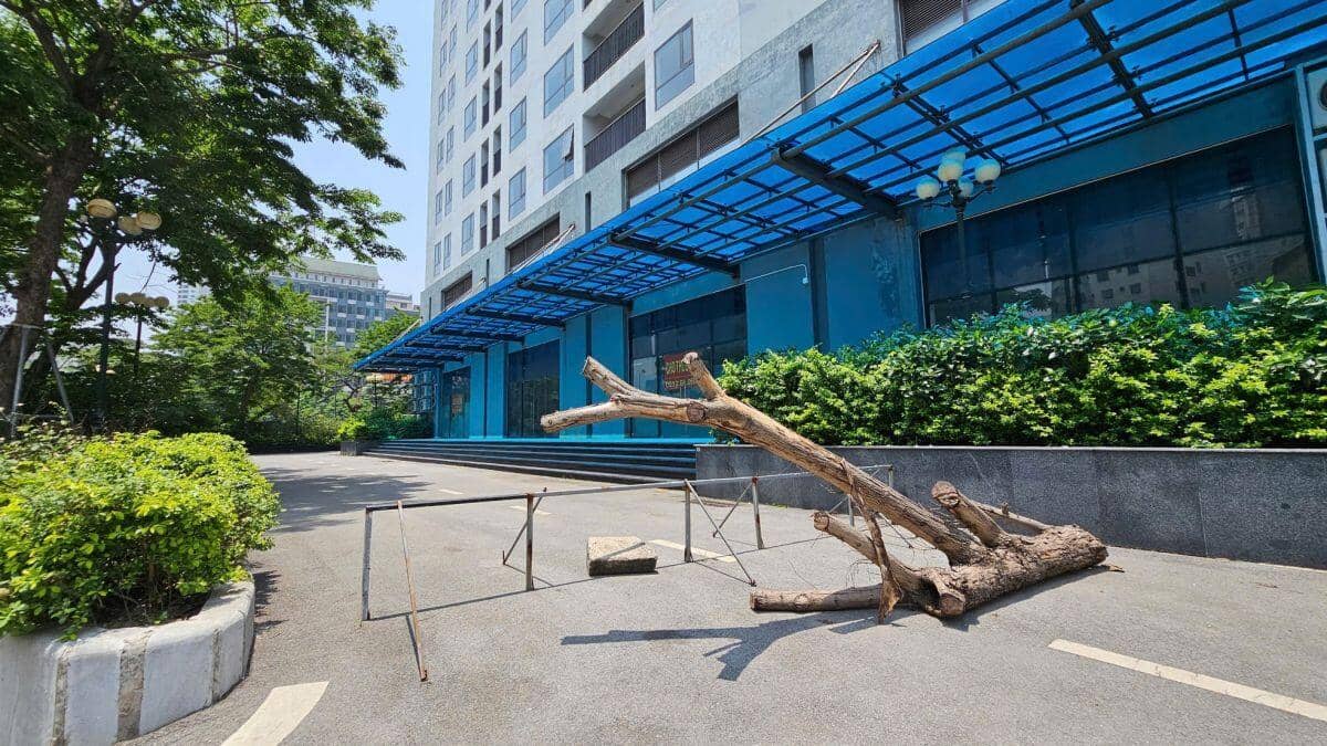 Cận cảnh khu hàng trăm căn hộ được đặt hàng làm nhà tái định cư bỏ hoang giữa lúc dân khát nhà ở ảnh 6