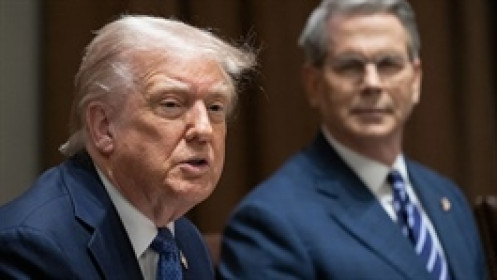 Ông Trump gợi ý giảm thuế quan Trung Quốc xuống 80%, hứa hẹn "nhiều thỏa thuận tuyệt vời"