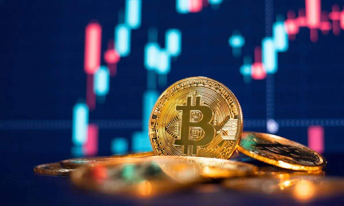 Hơn 860 triệu USD bị thanh lý khi BTC vượt mốc 102.000 USD