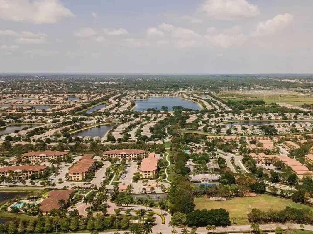 Ngoài làm từ thiện, tỷ phú Bill Gates còn chi tiền cho việc gì?