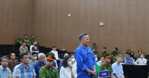 Vụ buôn lậu đất hiếm sang Trung Quốc: Chủ doanh nghiệp khóc, khai mới học hết lớp 8